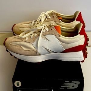New Balance 327 Sneakers Size 8